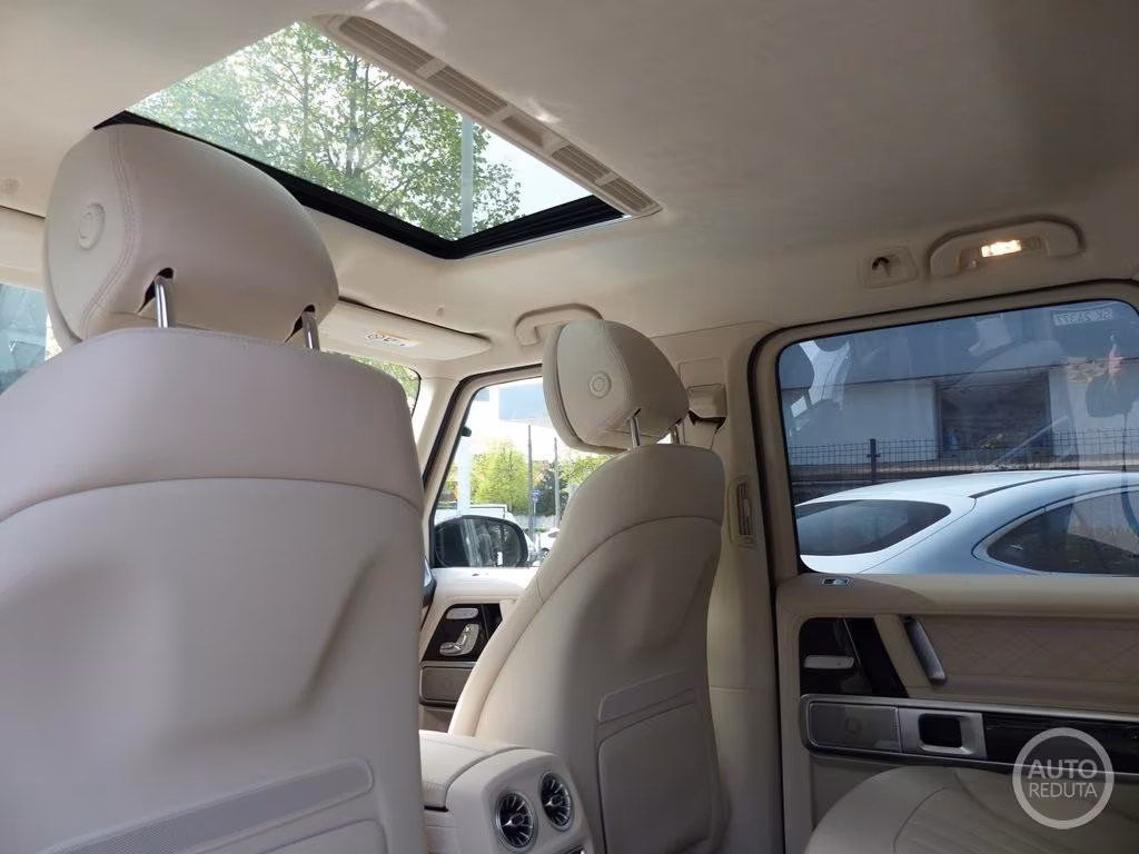 Mercedes-Benz G 400