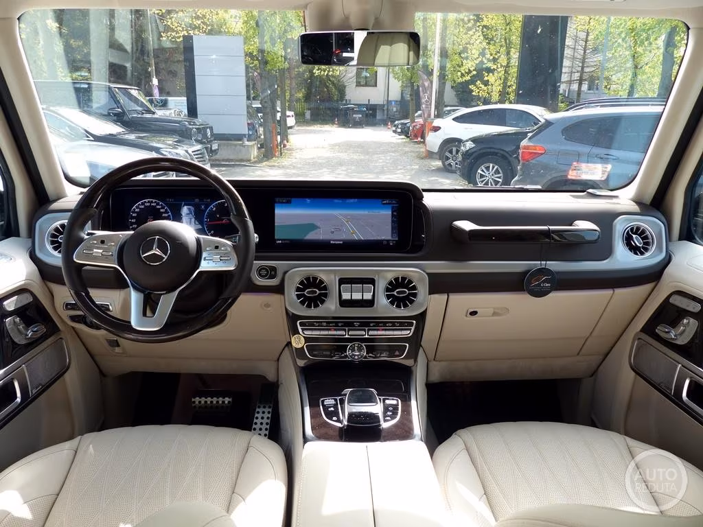 Mercedes-Benz G 400