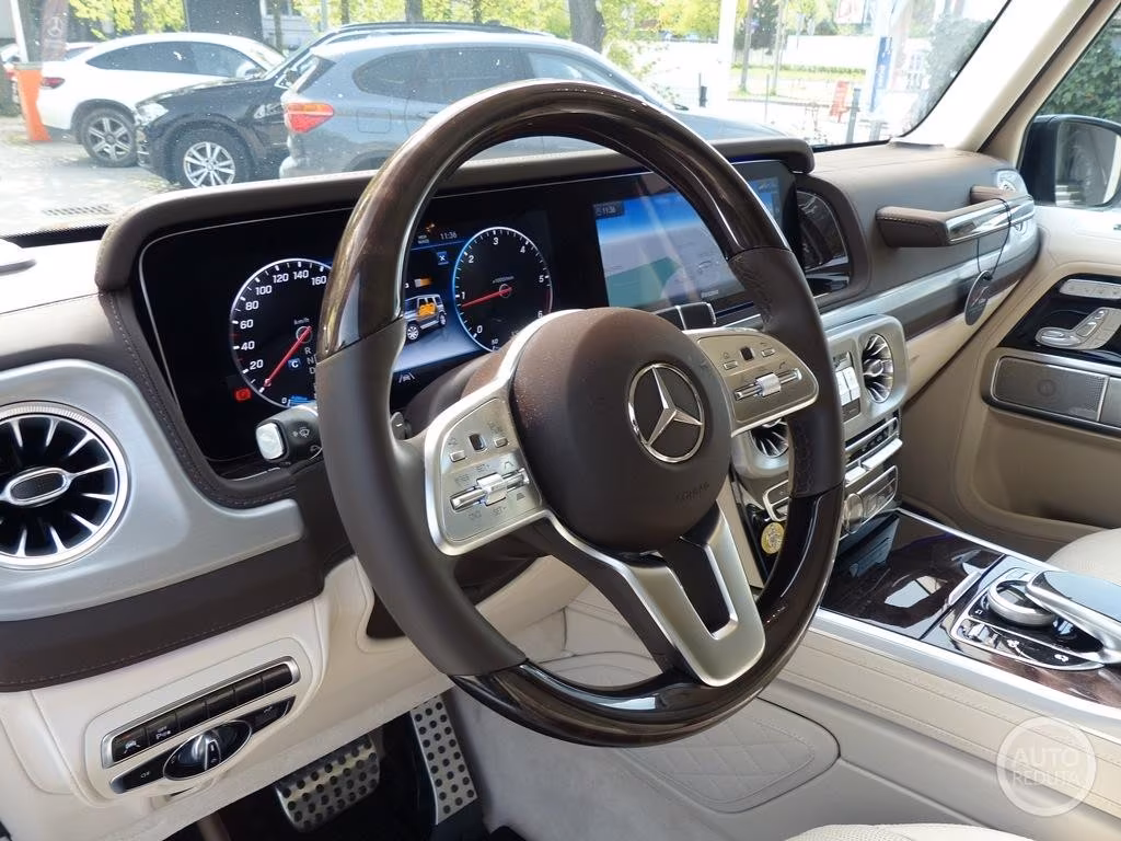 Mercedes-Benz G 400