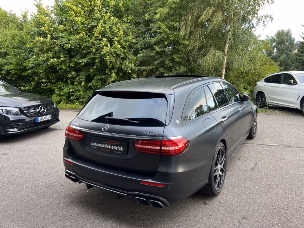 Mercedes-Benz E 63 AMG
