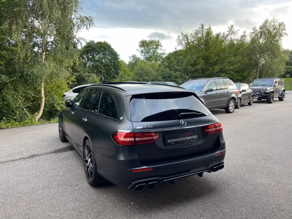 Mercedes-Benz E 63 AMG