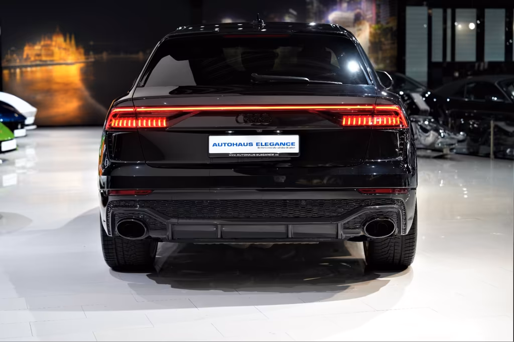 Audi RSQ8