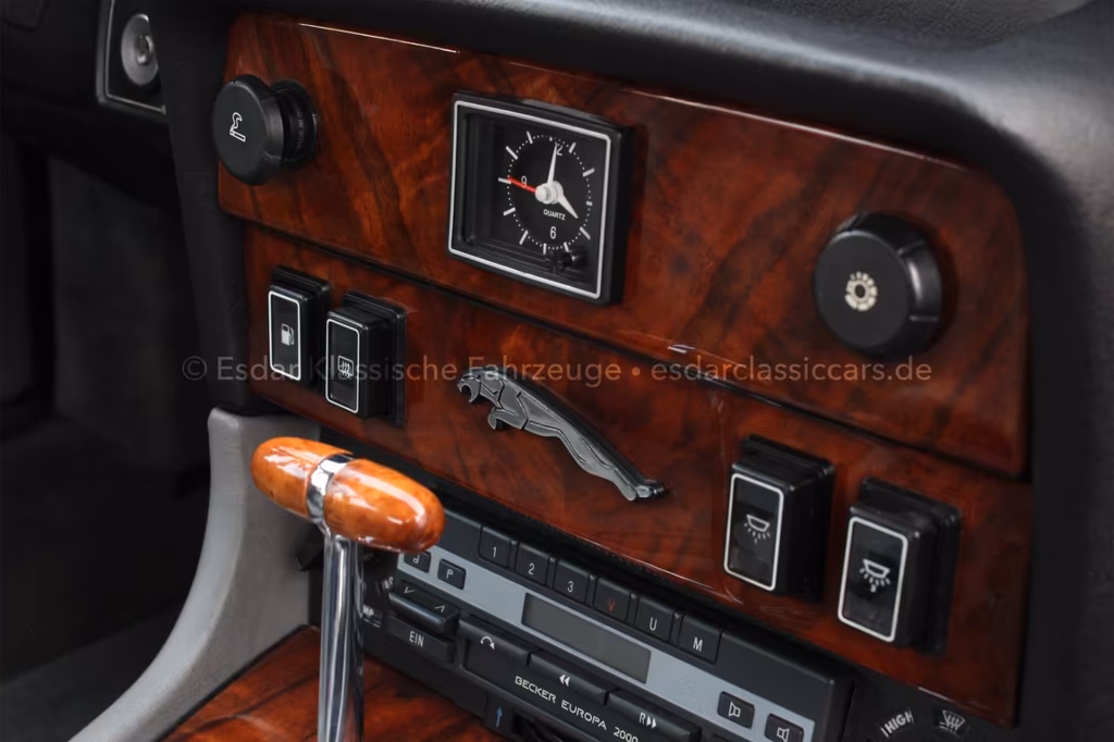 Jaguar XJ12