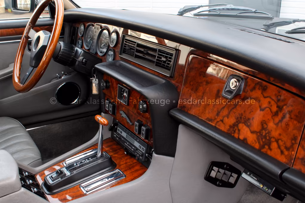 Jaguar XJ12