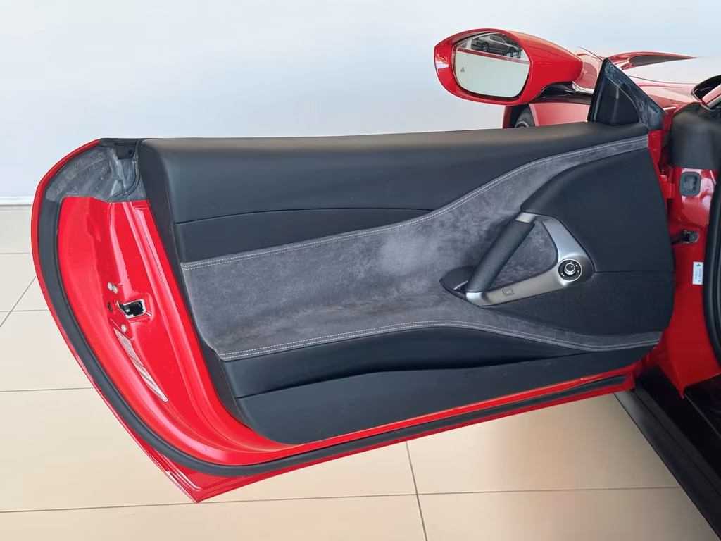 Ferrari 812