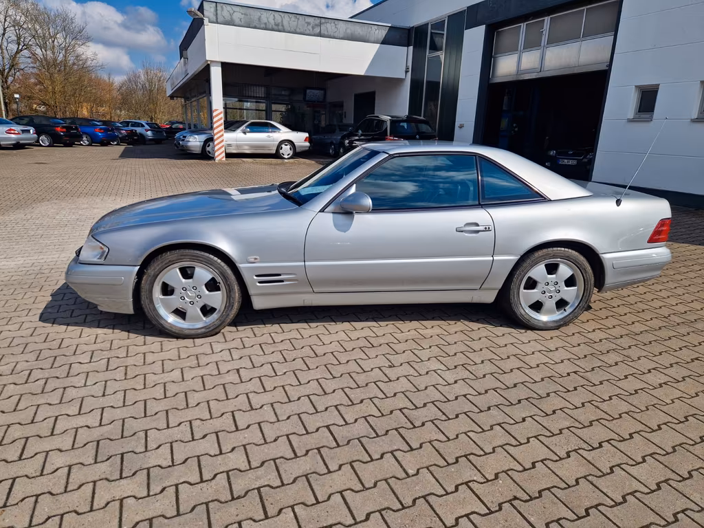 Mercedes-Benz SL 320