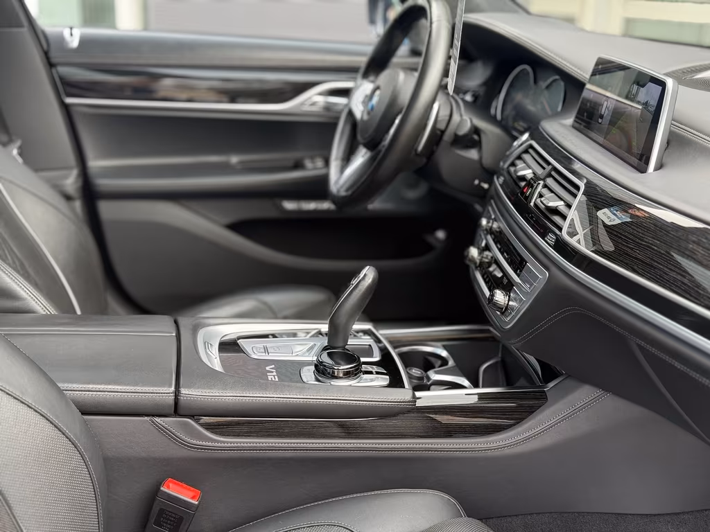 BMW 760