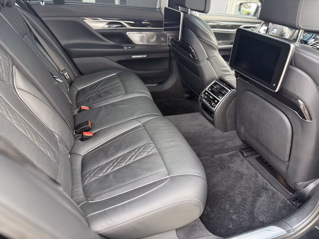 BMW 760