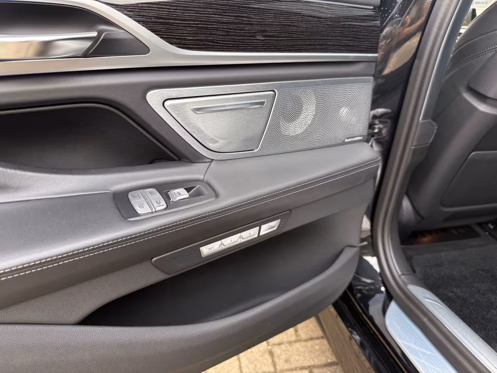 BMW 760