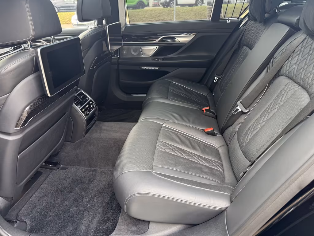BMW 760
