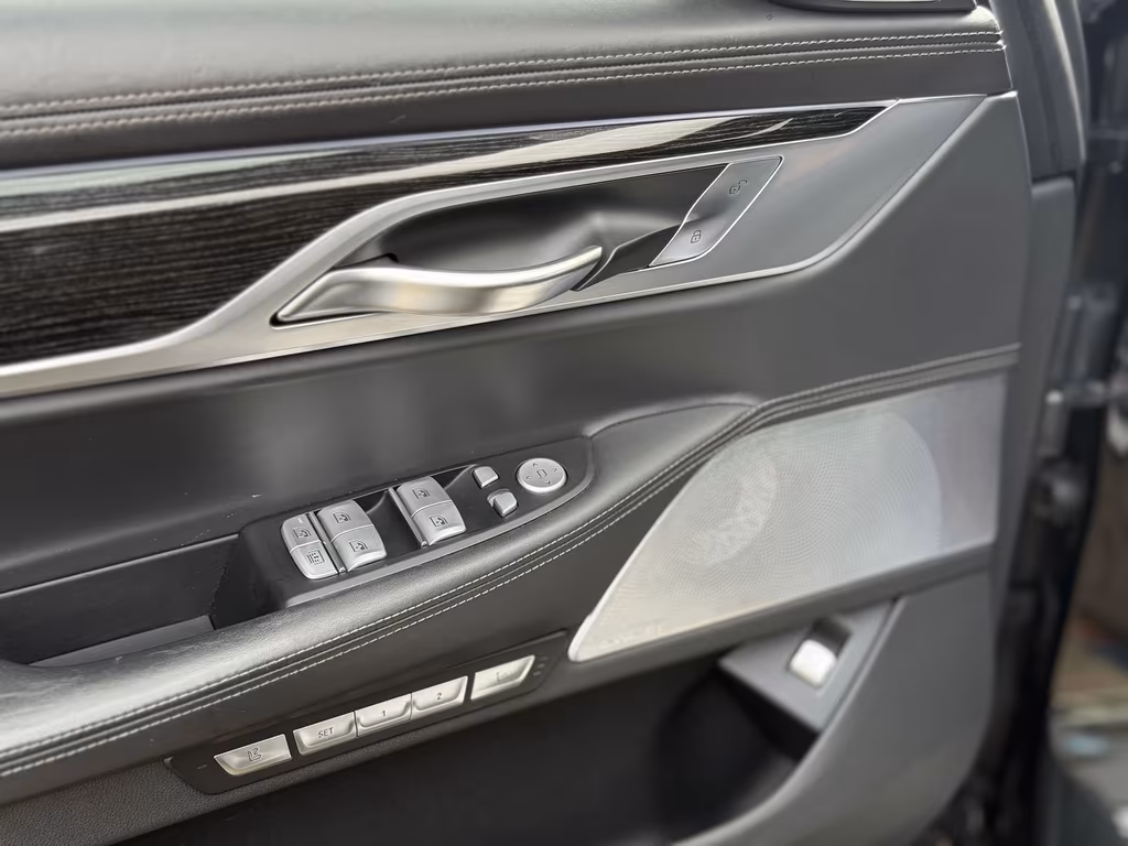 BMW 760