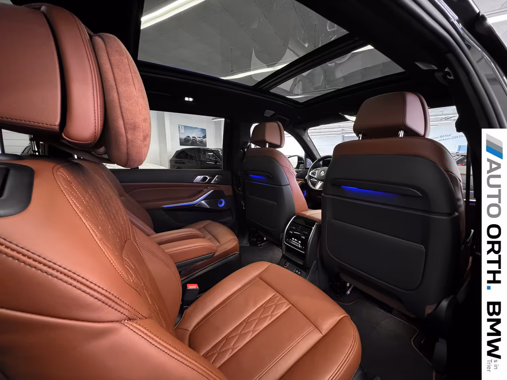 BMW X7 M50