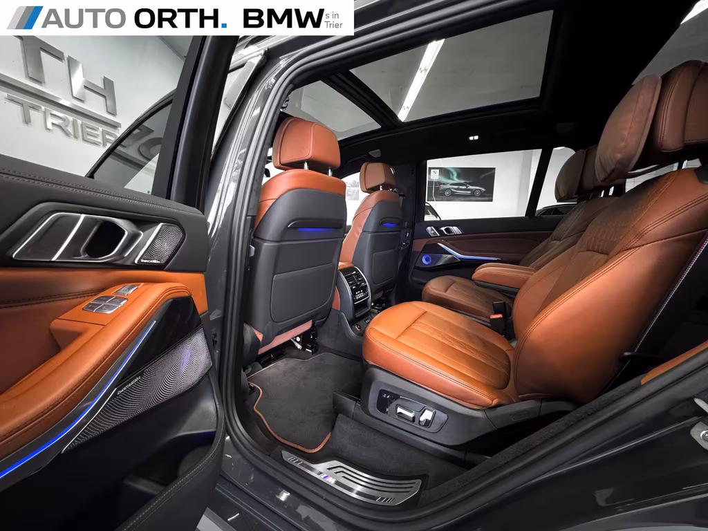 BMW X7 M50