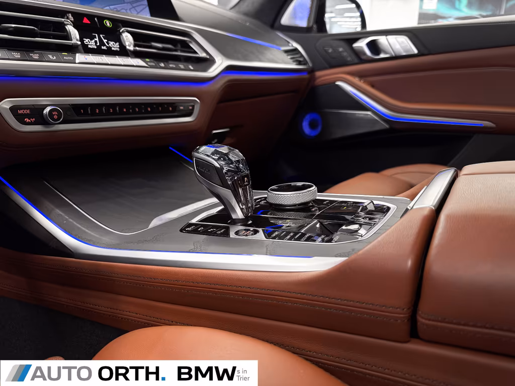 BMW X7 M50