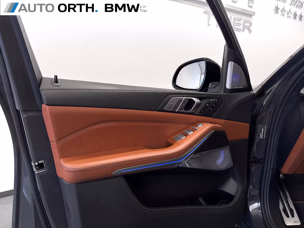 BMW X7 M50