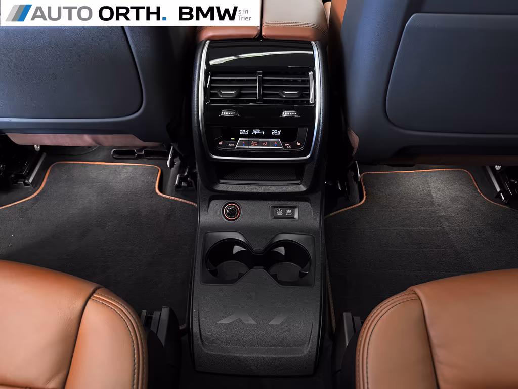 BMW X7 M50