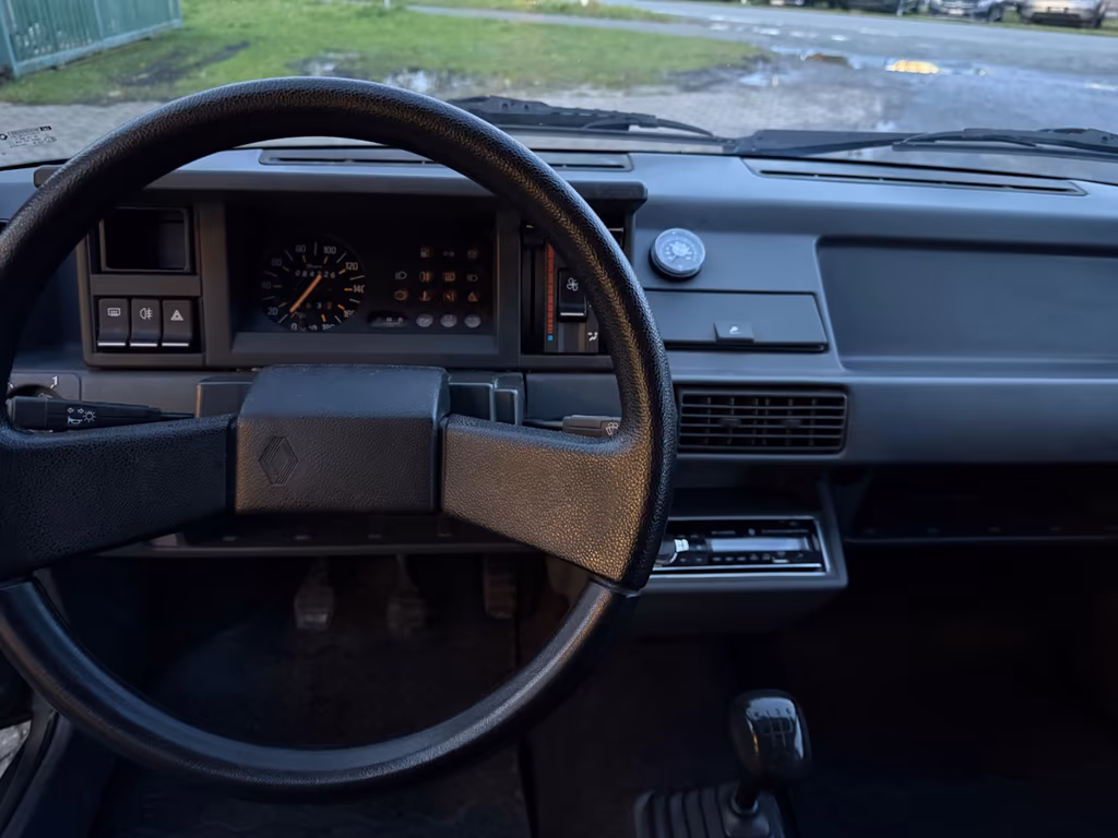 Renault R 5