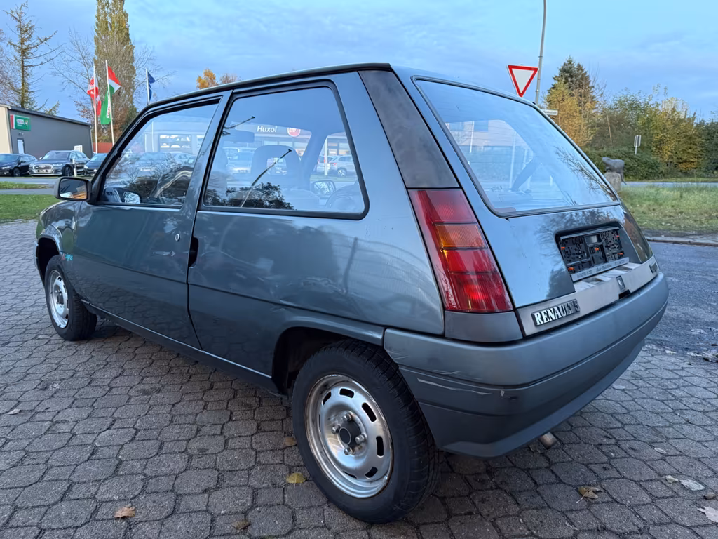 Renault R 5