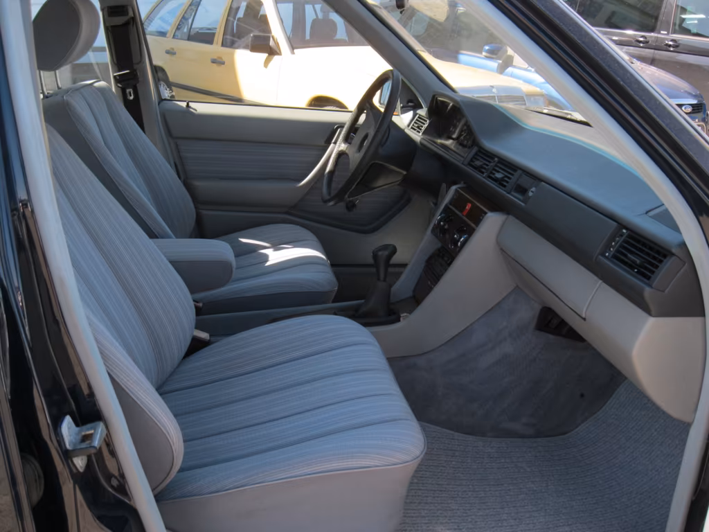 Mercedes-Benz 260