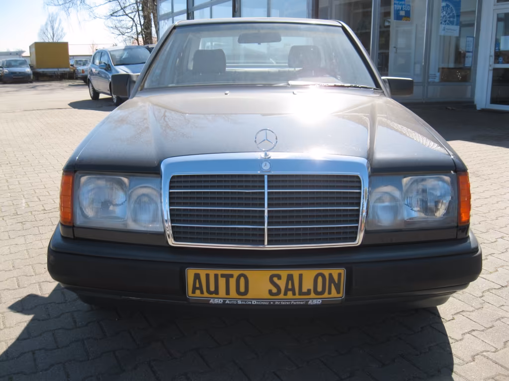 Mercedes-Benz 260
