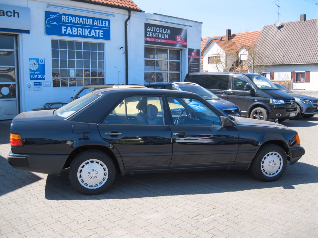 Mercedes-Benz 260