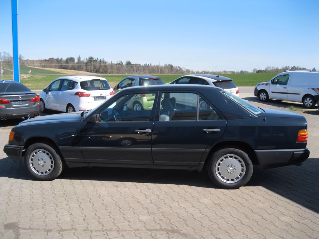 Mercedes-Benz 260