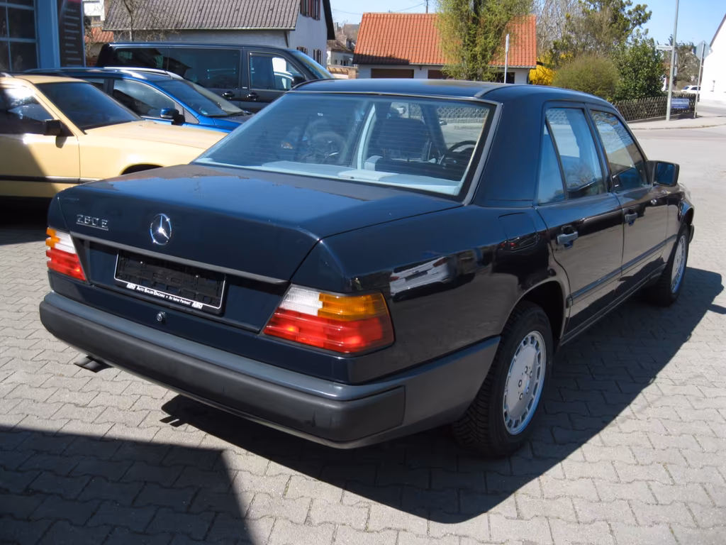 Mercedes-Benz 260