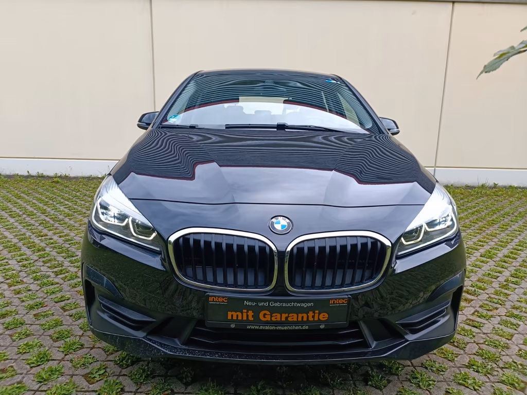 BMW 225
