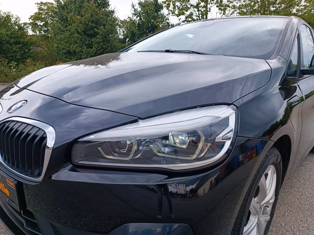 BMW 225