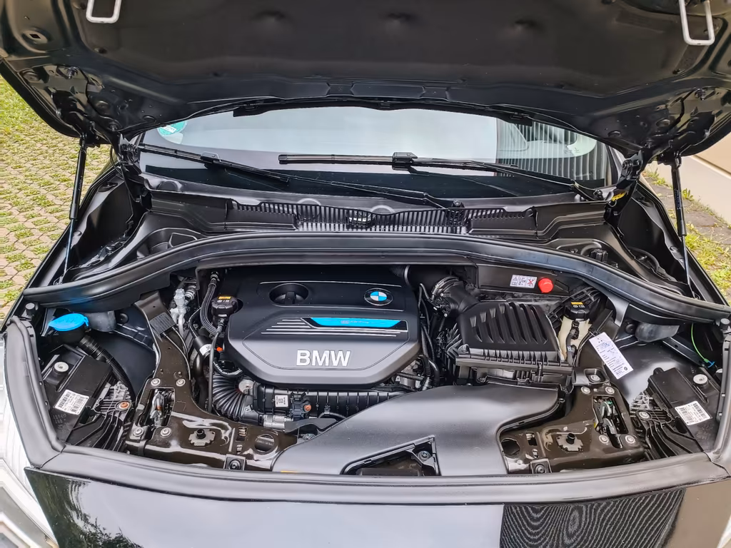 BMW 225