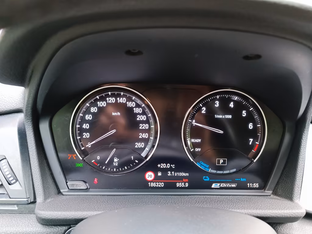 BMW 225