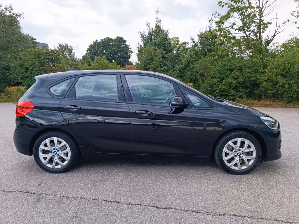 BMW 225