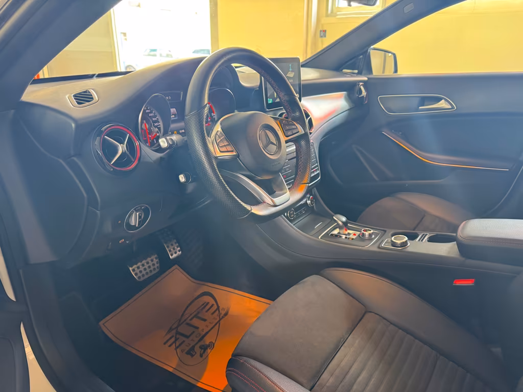 Mercedes-Benz CLA 45 AMG