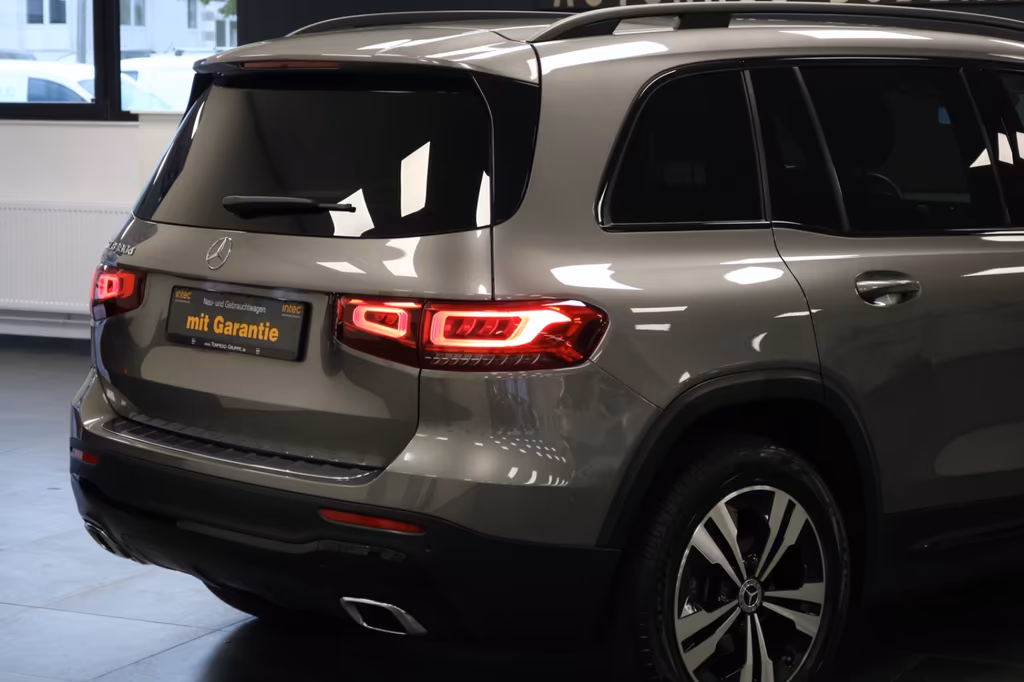 Mercedes-Benz GLB 180