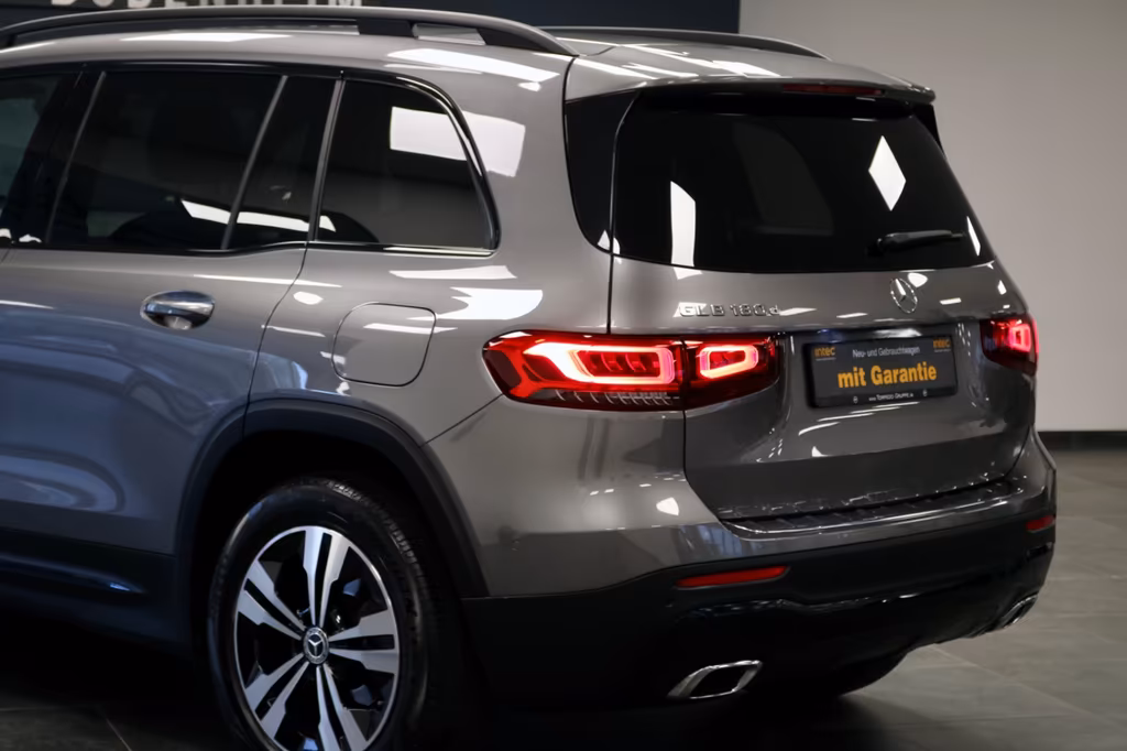 Mercedes-Benz GLB 180