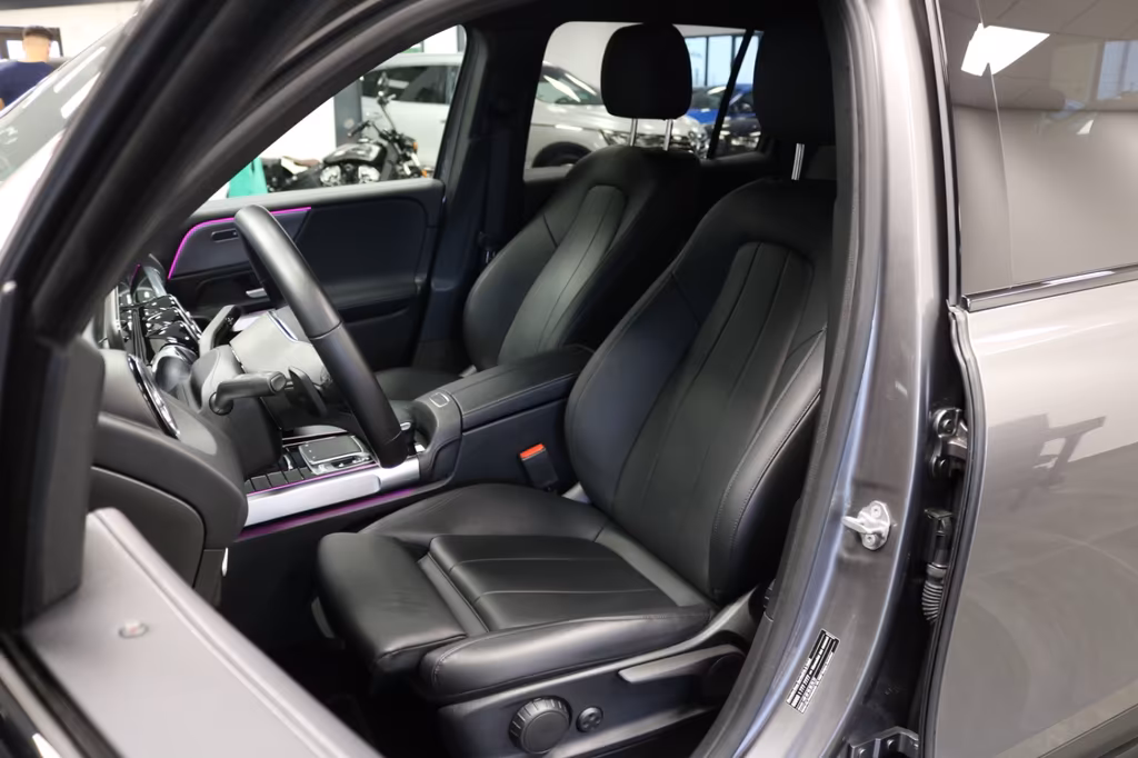 Mercedes-Benz GLB 180