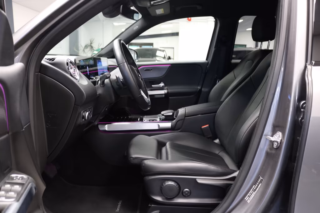 Mercedes-Benz GLB 180
