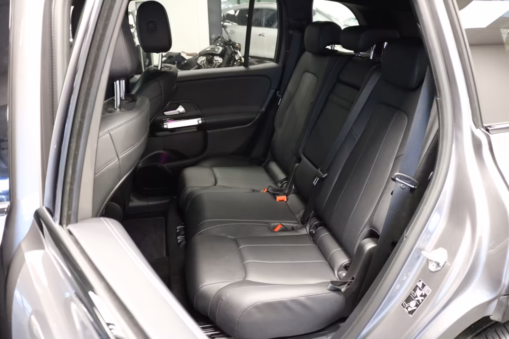 Mercedes-Benz GLB 180