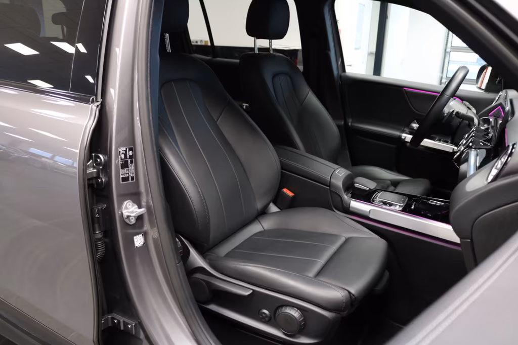 Mercedes-Benz GLB 180