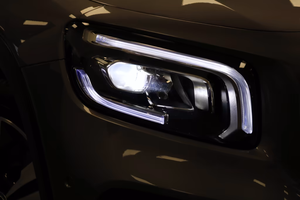 Mercedes-Benz GLB 180