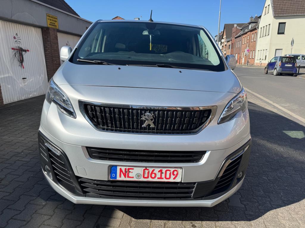 Peugeot Traveller