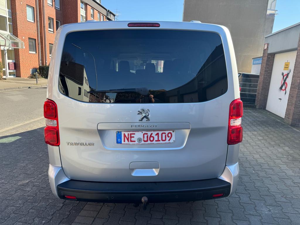 Peugeot Traveller