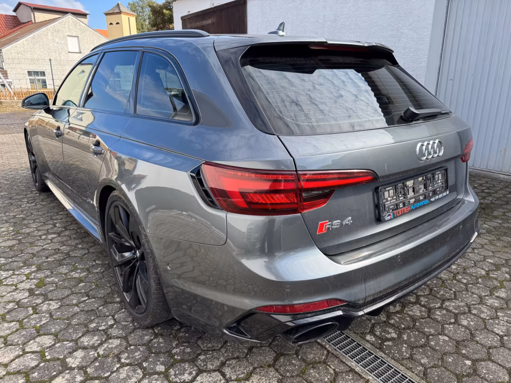 Audi RS4