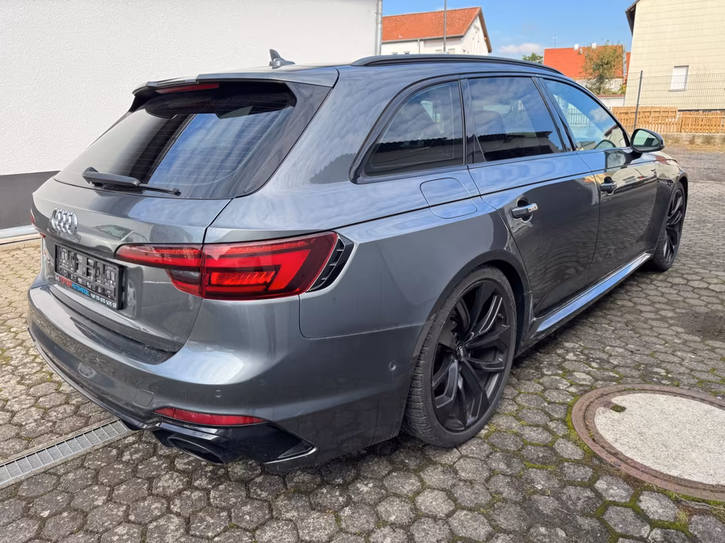 Audi RS4