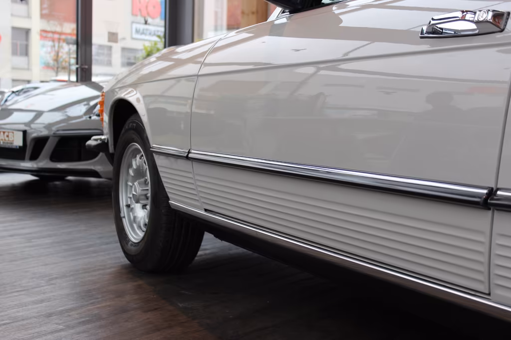 Mercedes-Benz SL 380