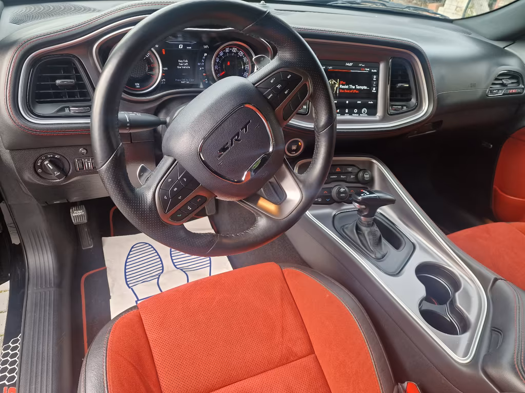 Dodge Challenger