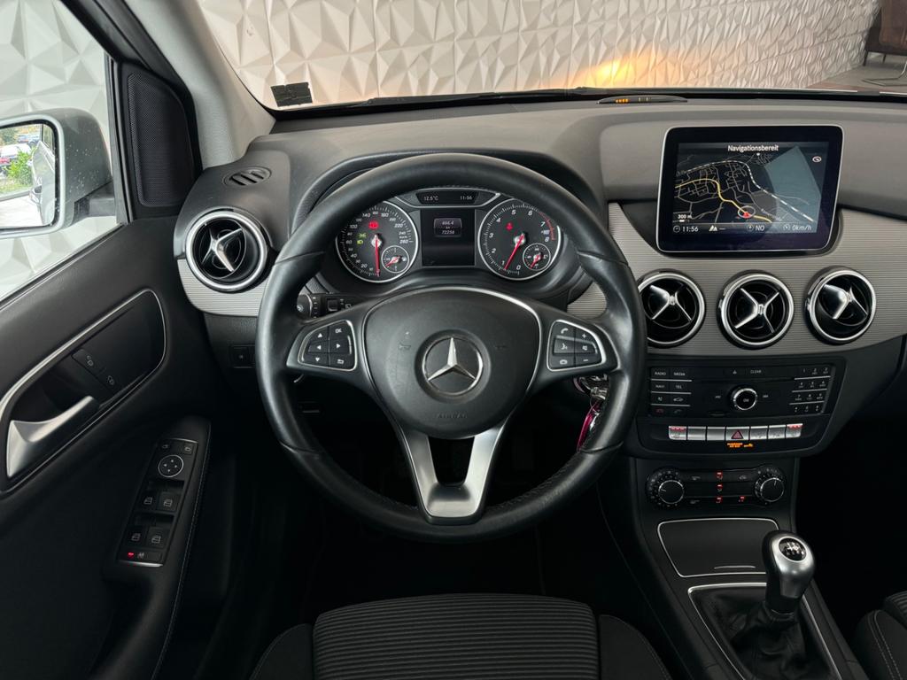 Mercedes-Benz B 180