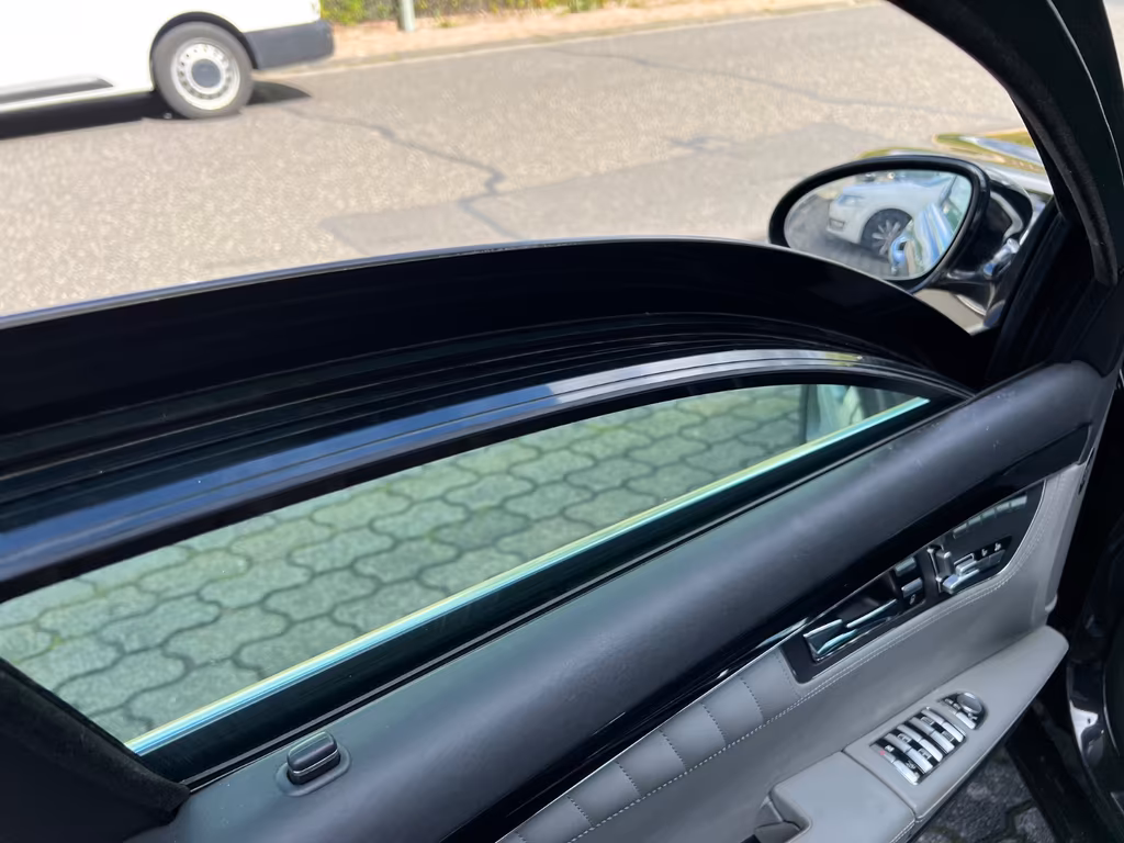 Mercedes-Benz S 600
