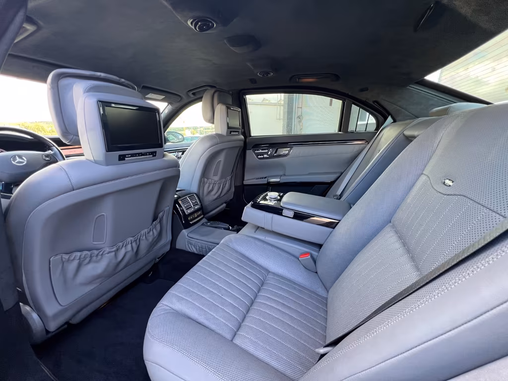 Mercedes-Benz S 600