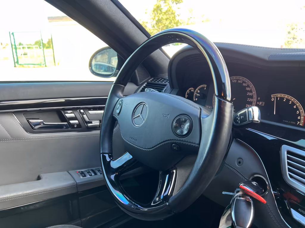 Mercedes-Benz S 600